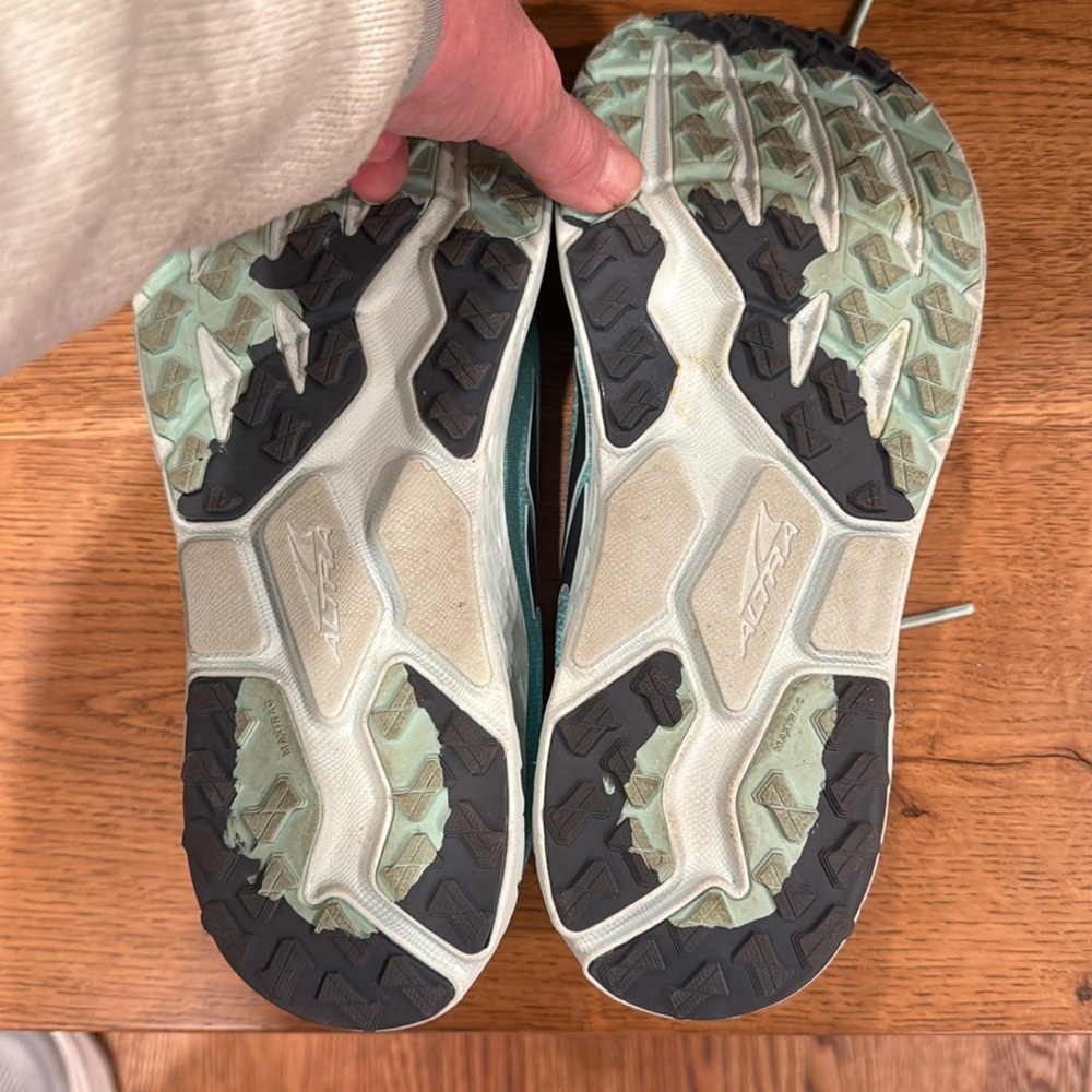 Altra trail running ladies 9.5 - Picture 8 of 11